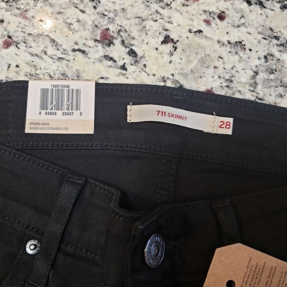 NEW Levi’s Women's 711 Skinny Jeans in 28 Short Length Width 27 & 28 Available - Picture 5 of 6